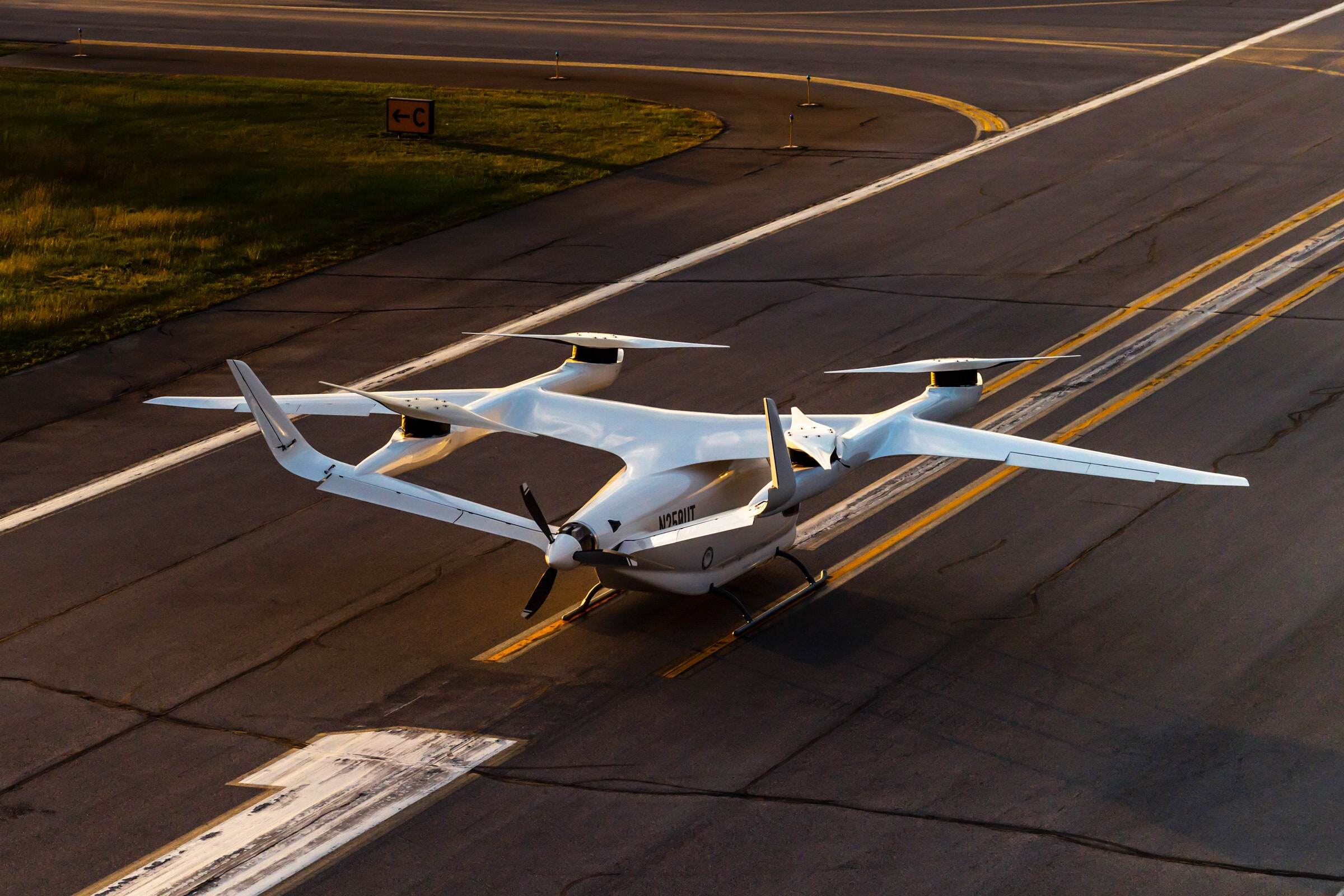 A New Air Taxi Model Takes Design Cues From a Far-Flying Bird