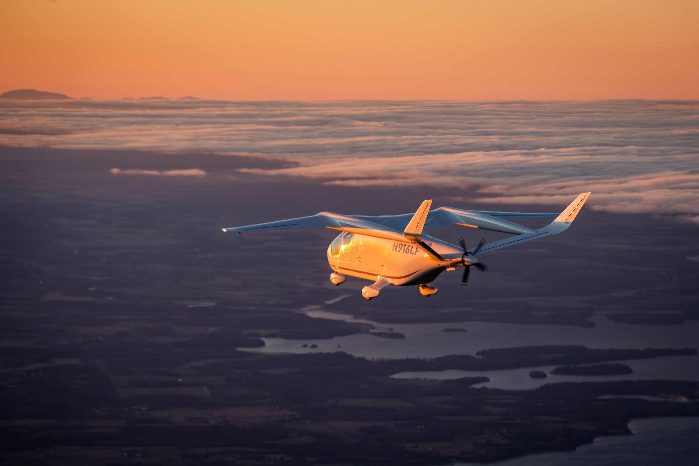 BETA ALIA CX300 Flight Test